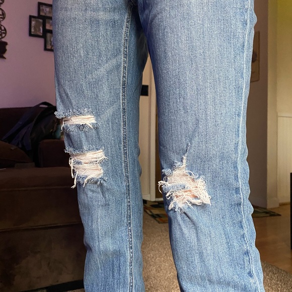 size 2 old navy boyfriend jeans 🙈🚎 - Picture 2 of 5